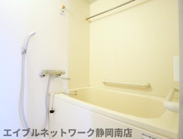 バス・シャワールーム　お風呂で日々の疲れを落としましょう