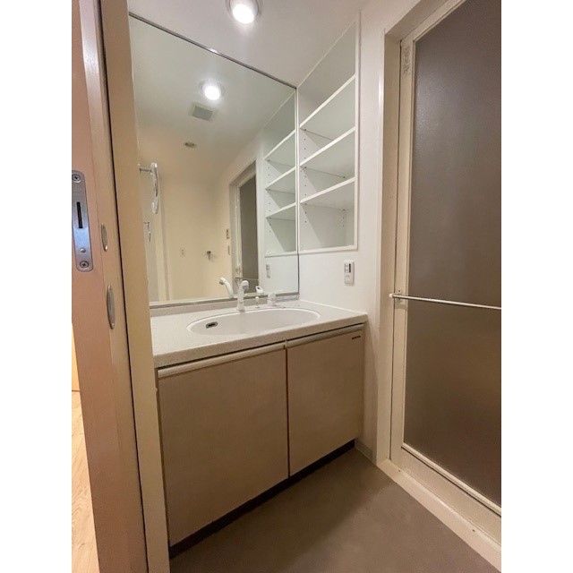 洗面設備　同タイプ別部屋の写真です