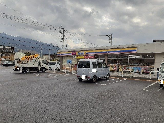 コンビニ　ミニストップ新居浜喜光地店様（コンビニ）まで300m