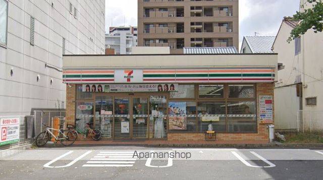 コンビニ　セブンイレブン（コンビニ）まで124m