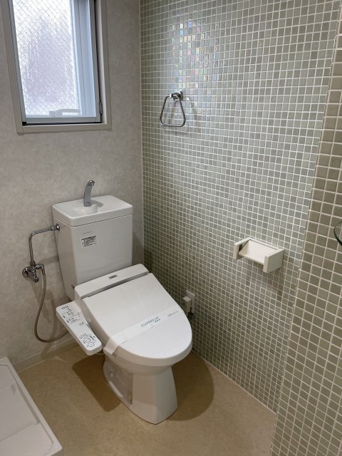 トイレ　同物件、別号室のものです。