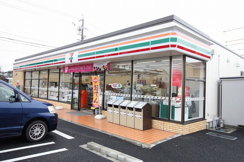 コンビニ　05セブンイレブン 北名古屋諏訪店（コンビニ）まで828m