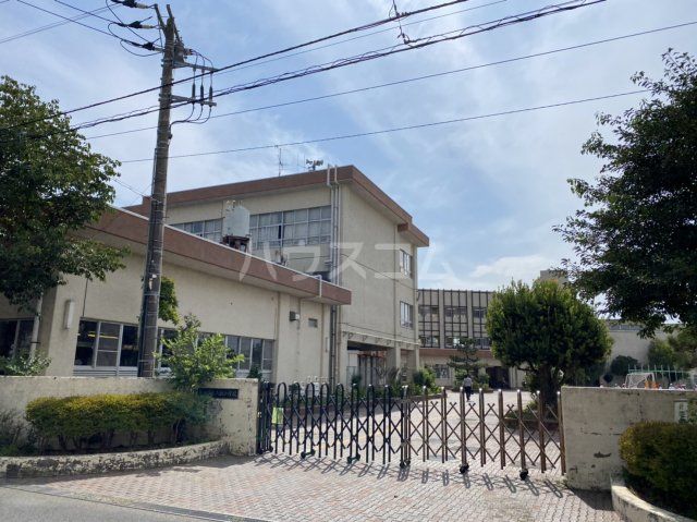 小学校　藤沢市立八松小学校（小学校）まで267m