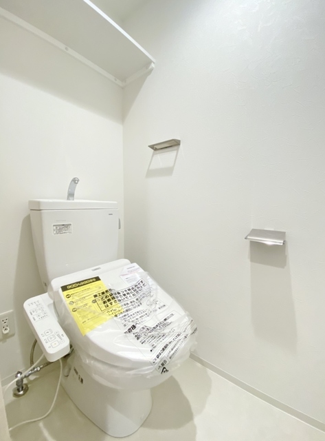 トイレ　暖房便座付シャワートイレ