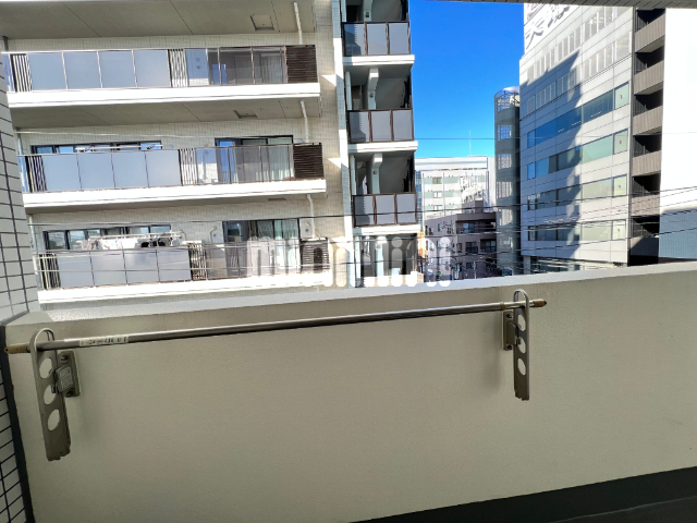 眺望　下駄箱付きの玄関スペース