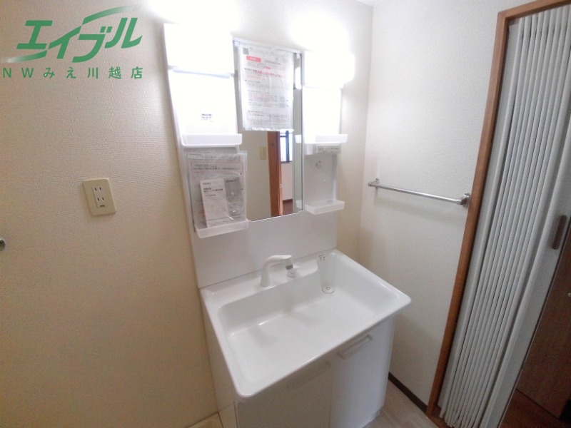 洗面設備　別部屋参考写真です。