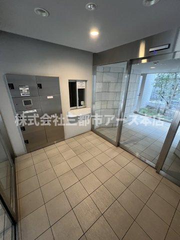 ロビー　ル・エル・ブラン