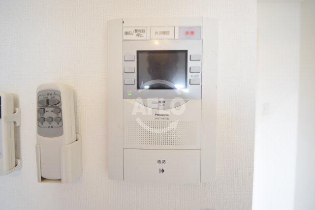 セキュリティ　Luxe玉造II　TVモニター付きインターホン