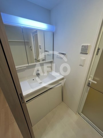 洗面設備　スプランディッド梅田グランノース　洗面所