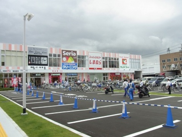 ショッピングセンター　ファッションセンターしまむら千舟店（ショッピングセンター）まで555m