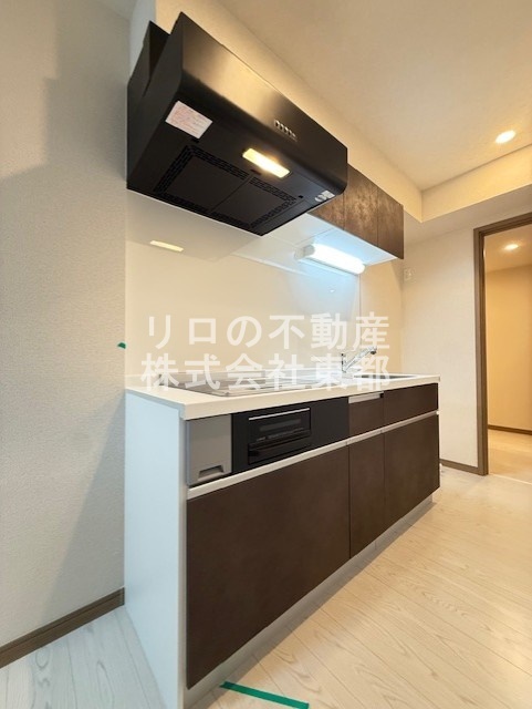 キッチン　上下に収納あり！使い勝手の良いキッチンです！！