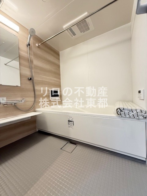 バス・シャワールーム　足が伸ばせる広々バスタブでリラックス♪