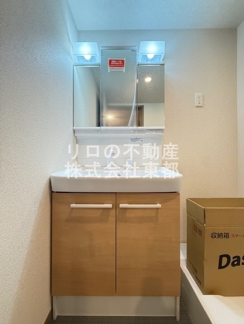 洗面設備　嬉しい洗面台は独立タイプ！