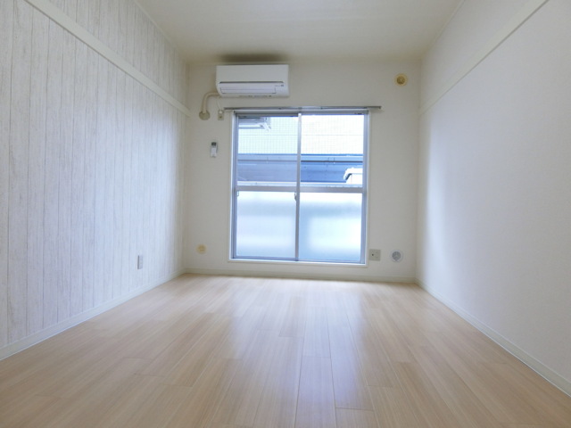 居室・リビング　清潔感のある洋室です☆