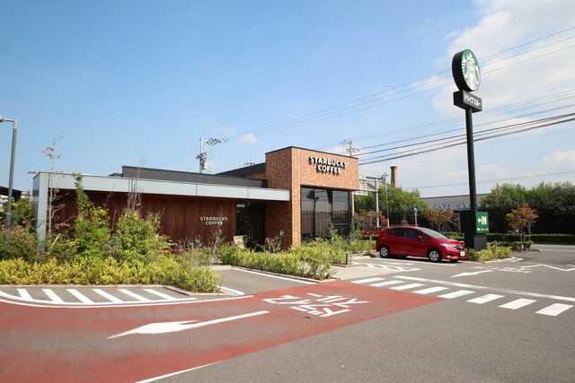 飲食店　スターバックス コーヒー 松山はなみずき通り店（飲食店）まで2000m