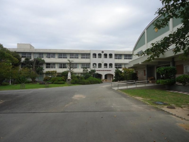 小学校　加東市立社小学校（小学校）まで4228m