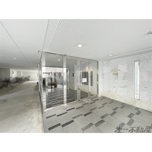 エントランス　エントランス