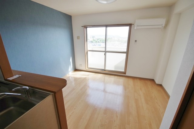 居室・リビング　※同物件の別室写真になります。