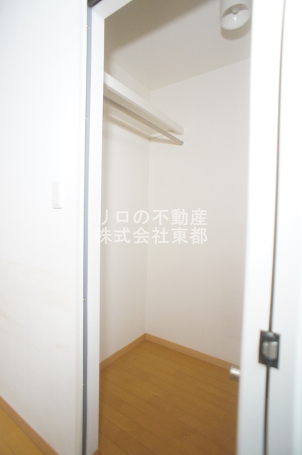 収納　奥行のあるウォークインクローゼットならお荷物多い方でも安心☆