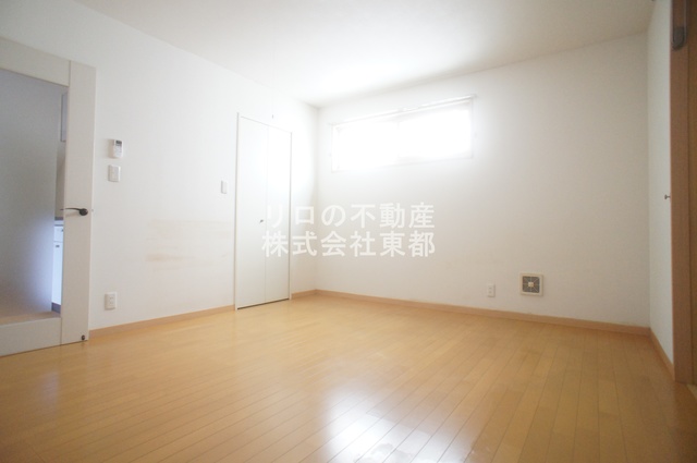居室・リビング　南向きで日当たり良好なお部屋！暖かな日差しが入ります♪