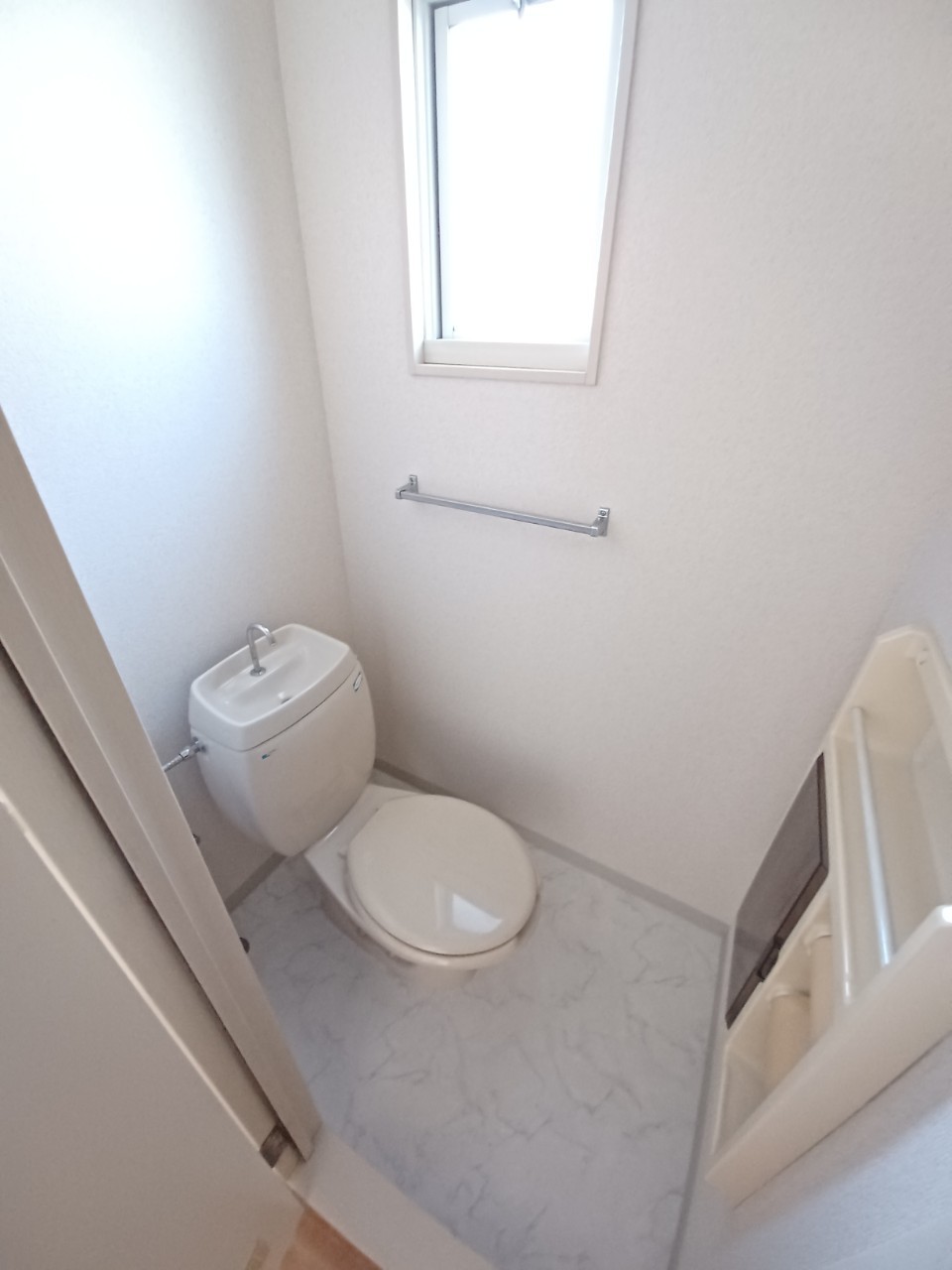 トイレ　シンプルで使いやすいトイレです