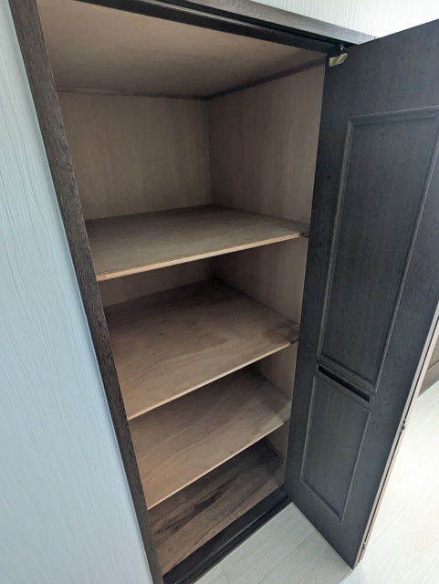 収納　廊下　収納