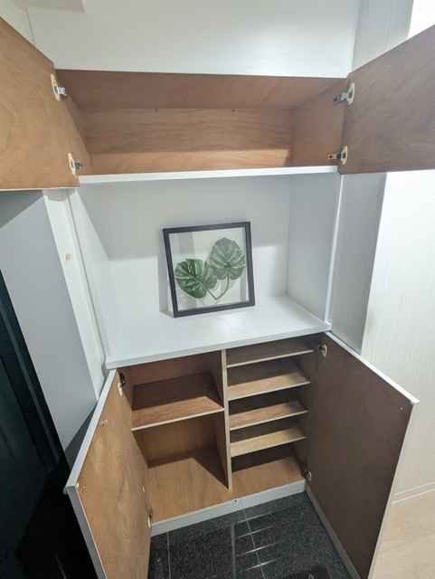 玄関　玄関　下駄箱