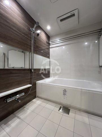 バス・シャワールーム　Brillia Tower堂島　浴室