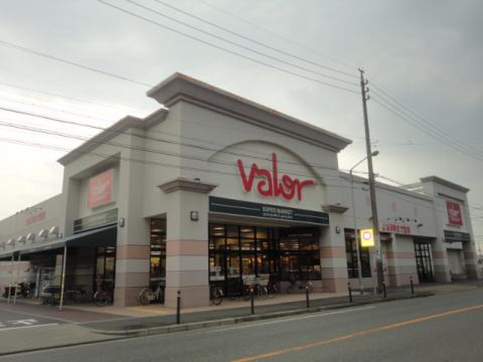 スーパー　バロー（スーパー）まで1000m