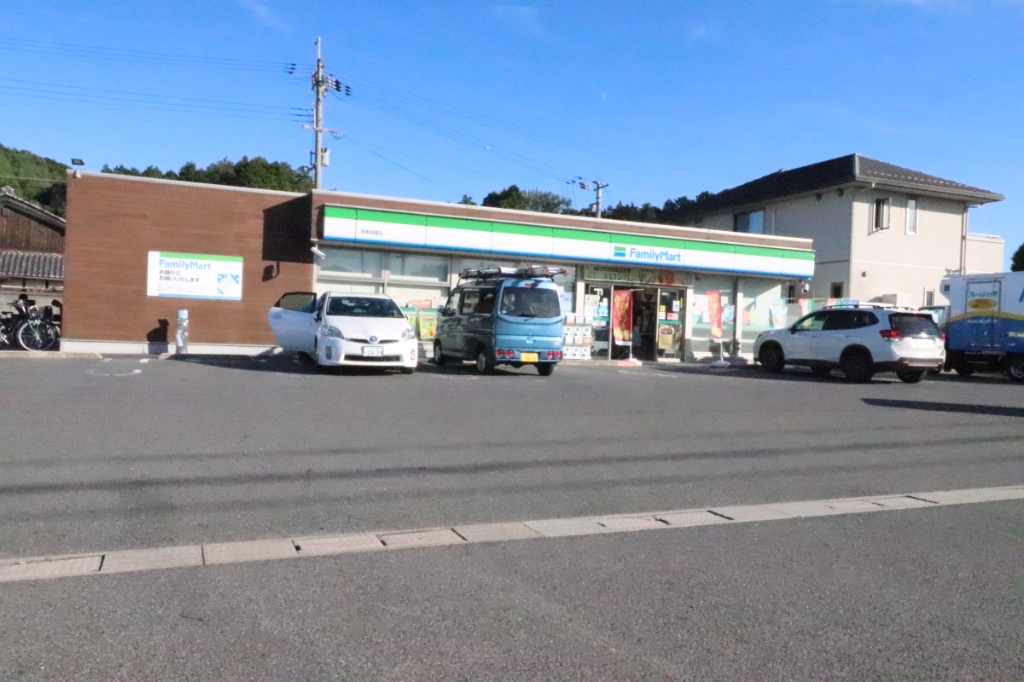 コンビニ　ファミリーマート 栗東御園店（コンビニ）まで76m