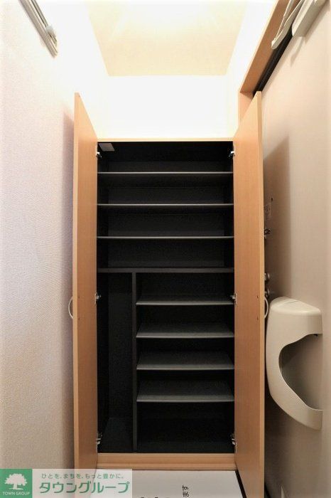 玄関　※別号室参考写真です