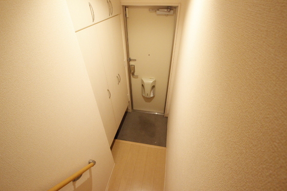 玄関　※別部屋の写真です