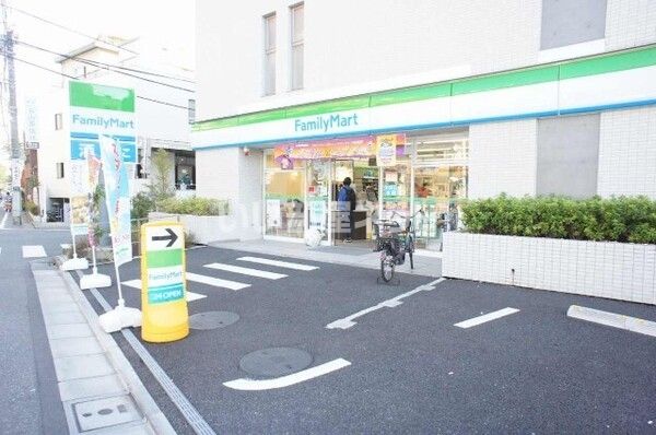 コンビニ　ファミリーマート 豊玉北四丁目店（コンビニ）まで199m