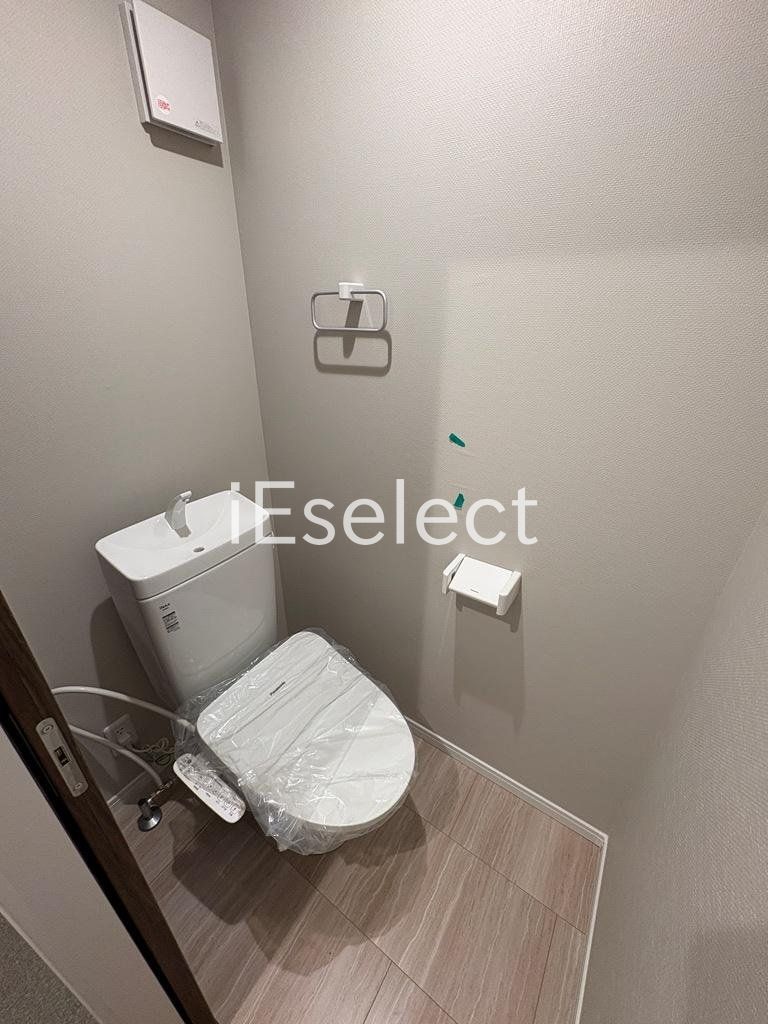 トイレ　温水洗浄便座付きのトイレです