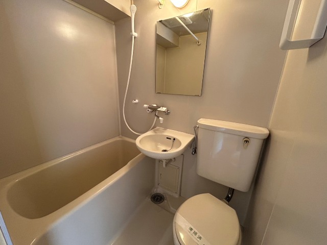 バス・シャワールーム　ユニットバスです