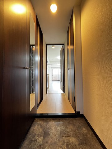 玄関　グランシス天満橋　玄関姿見