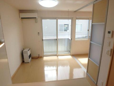 居室・リビング　室内