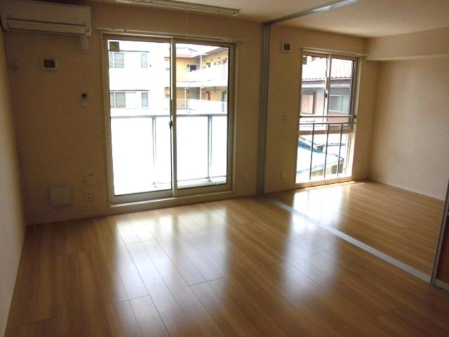 居室・リビング　２０３　ＬＤＫ－洋室