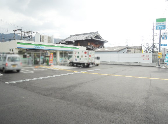 コンビニ　ファミリーマート 曙川東一丁目店（コンビニ）まで423m