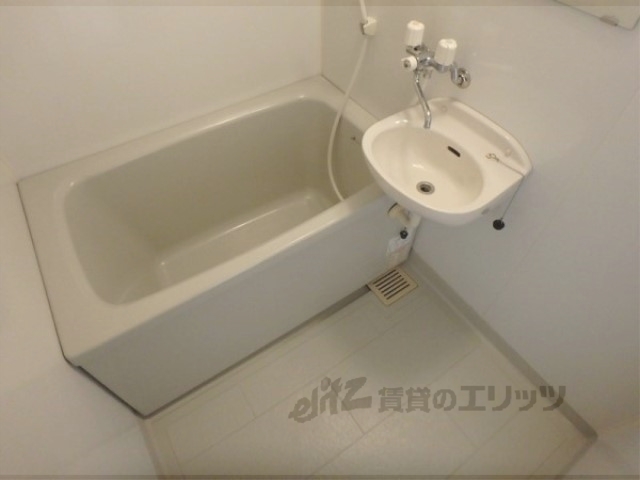 バス・シャワールーム　バス