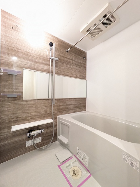 バス・シャワールーム　バスルーム