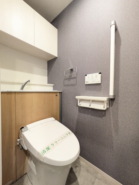 トイレ　洗浄機能付き便座