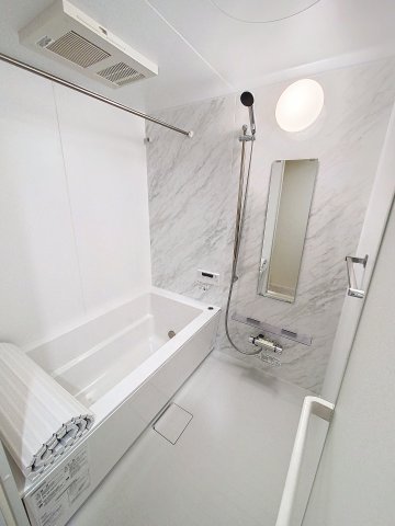 バス・シャワールーム　※同建物ほかのお部屋の写真です。