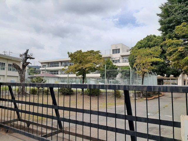 小学校　渋川市立豊秋小学校（小学校）まで750m