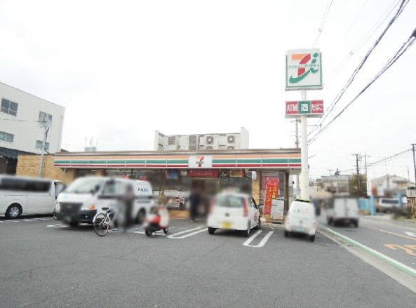 コンビニ　セブンイレブン 八尾小畑町店（コンビニ）まで784m