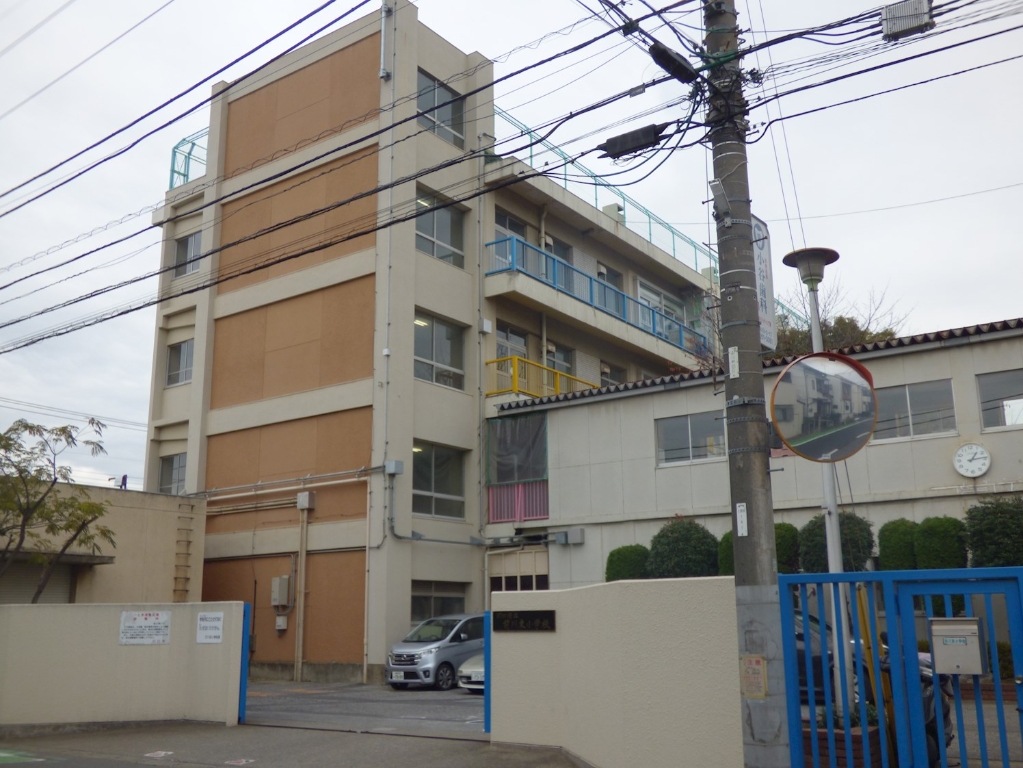 小学校　川口市立前川東小学校（小学校）まで1222m