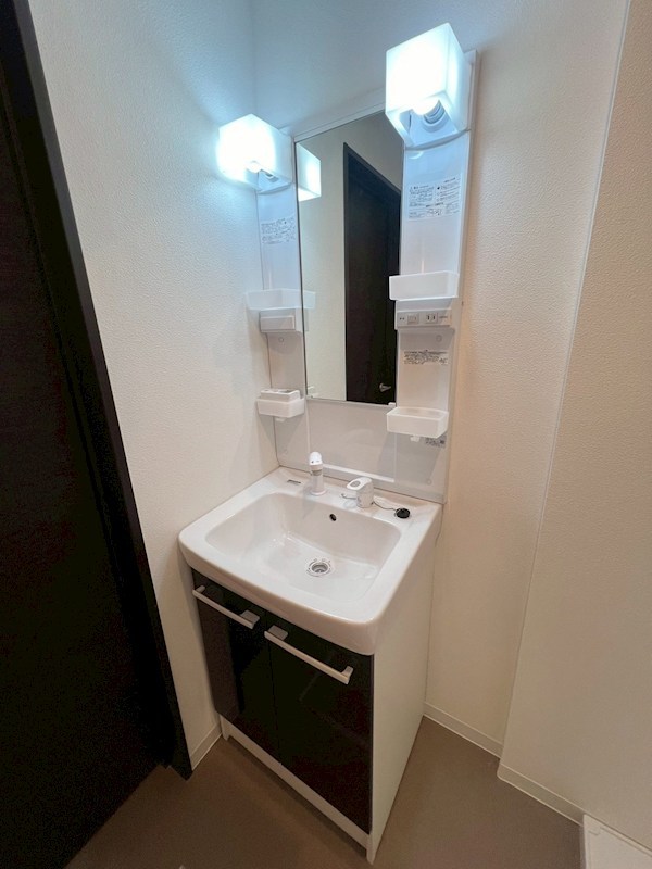 洗面設備　同シリーズの同じ施工のイメージ写真