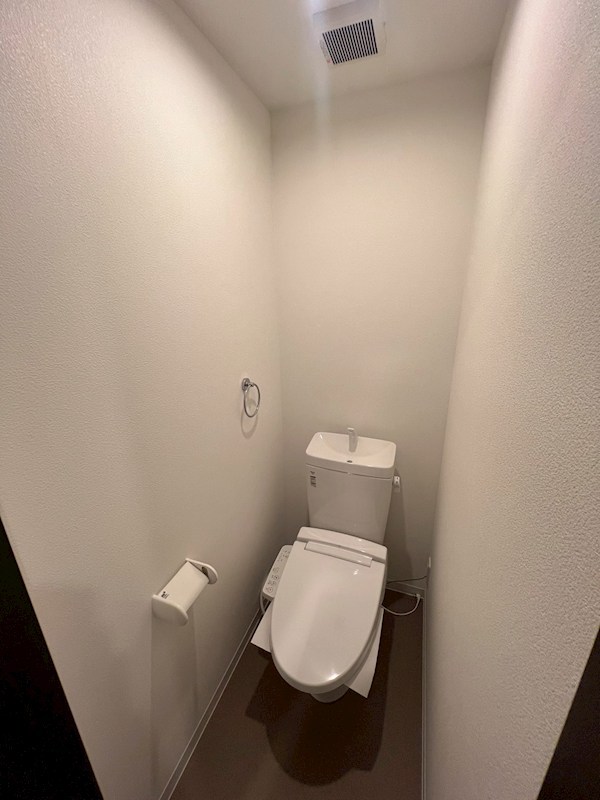 トイレ　同シリーズの同じ施工のイメージ写真