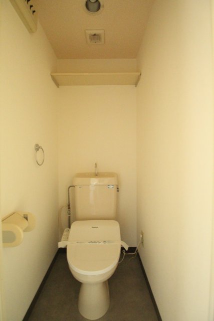 トイレ　別号室の写真です
