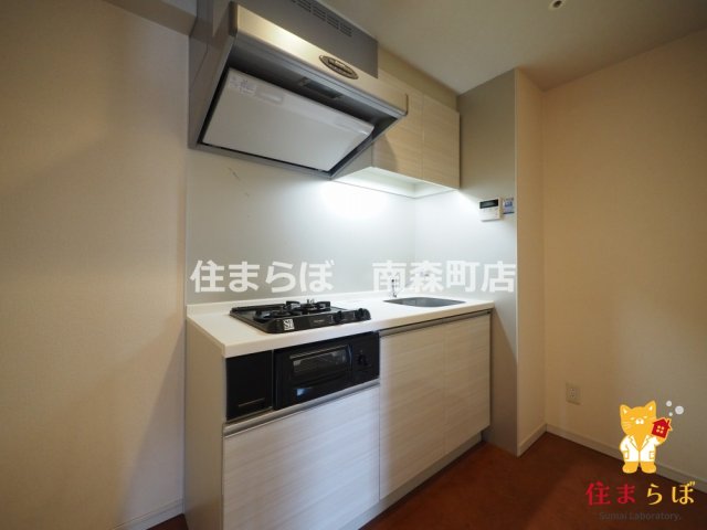 キッチン　「ただの部屋探しじゃない。“あなたの暮らし”探しです。」